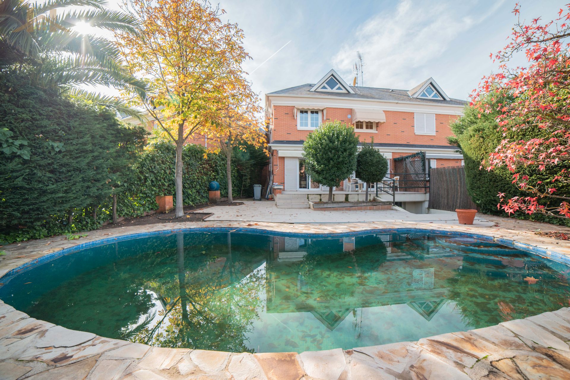 Swimming pool of Single-family semi-detached for sale in Villanueva de la Cañada  with Private garden, Parquet flooring and Swimming Pool