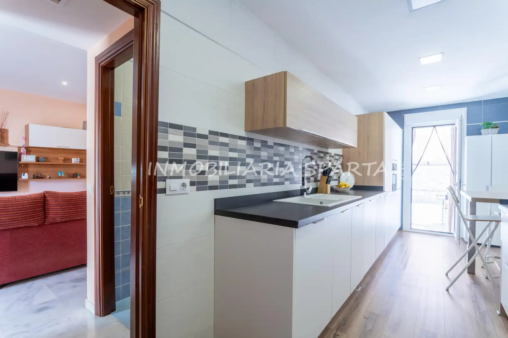 Cocina de Casa adosada en venta en Villanueva del Ariscal con Aire acondicionado, Calefacción y Jardín privado