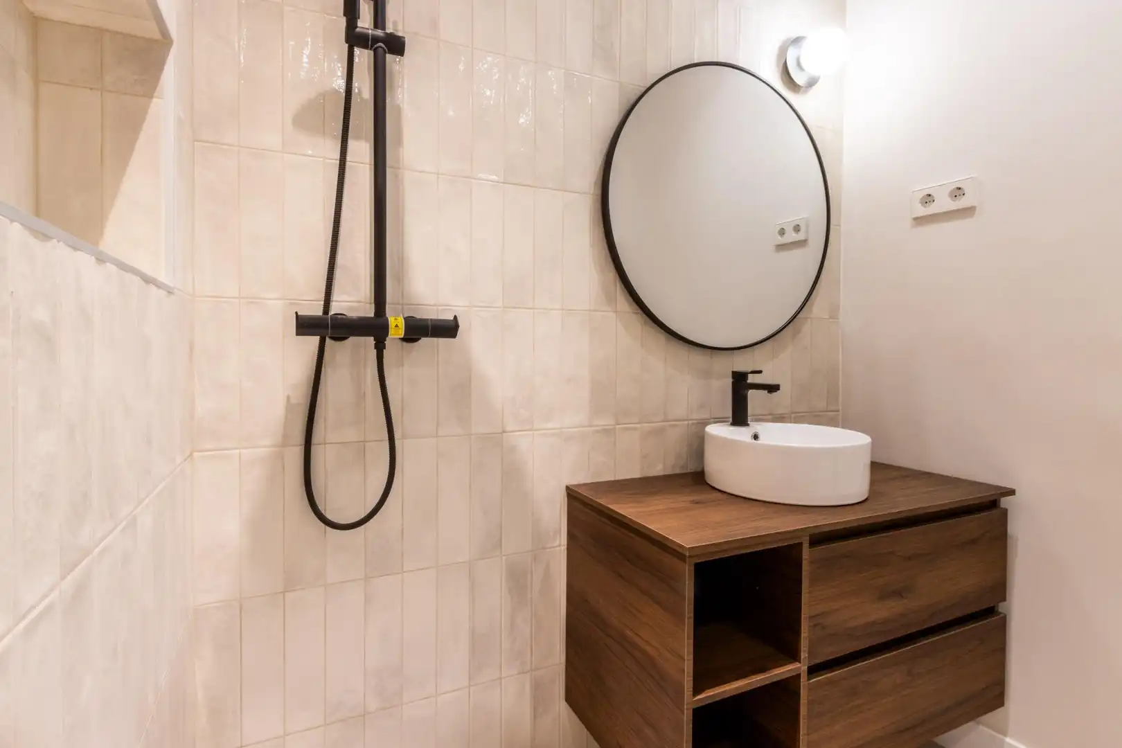 Bathroom of Houses for sale in Sabadell  with Terrace, Storage room and Alarm