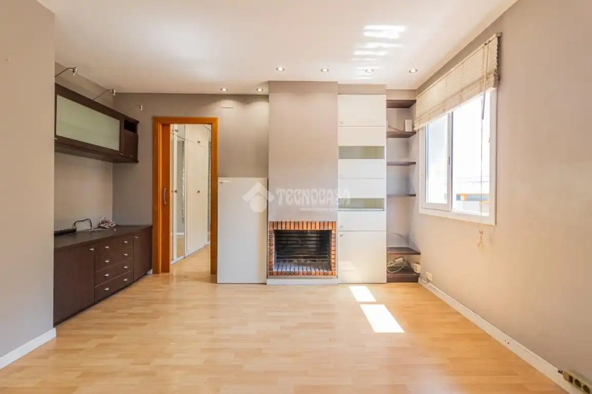 Sala de estar de Ático en venta en Sant Cugat del Vallès con Balcón