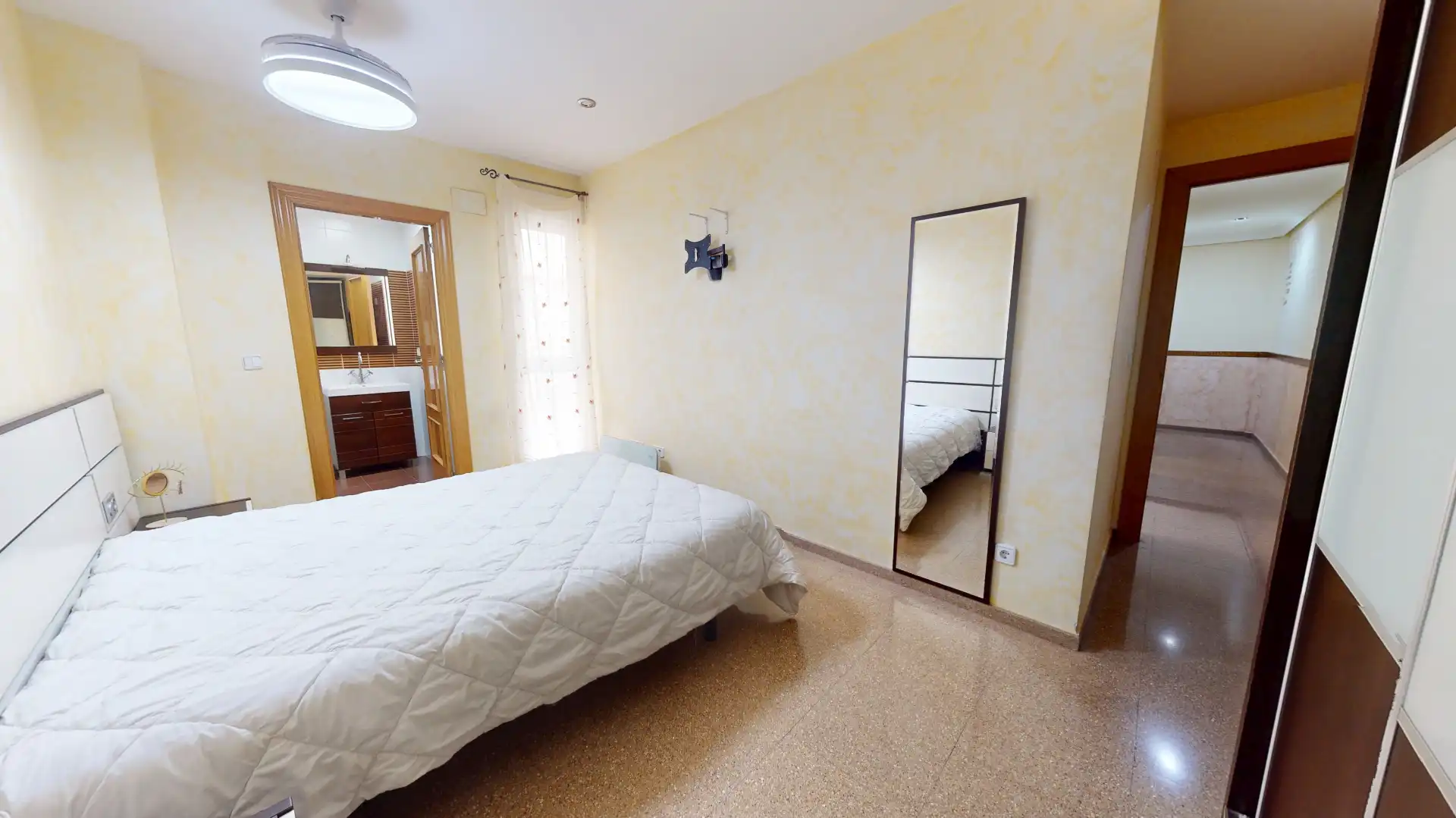 Habitación de Piso en venta en Elda