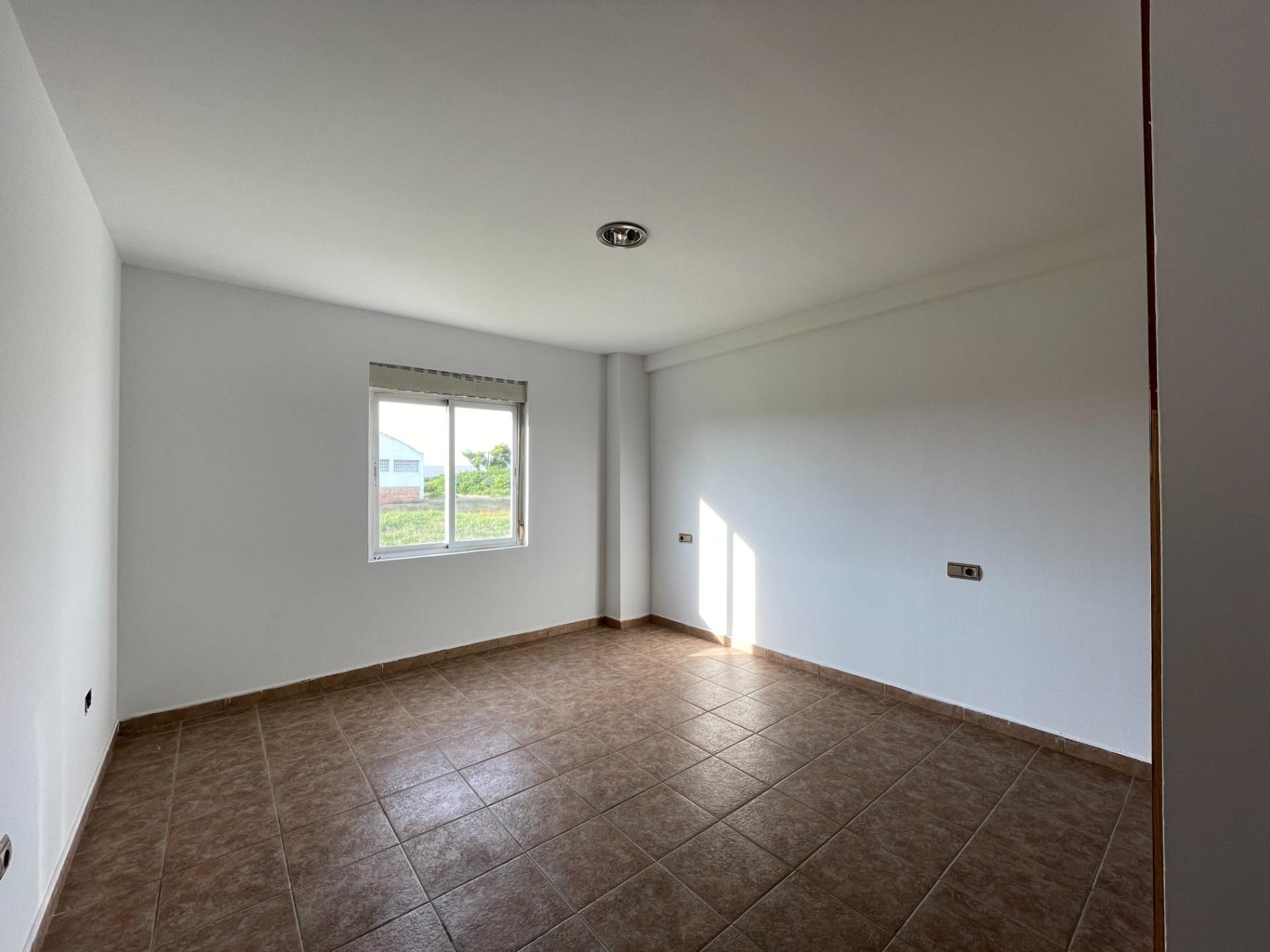 Habitación de Piso en venta en Castellón de la Plana / Castelló de la Plana con Alarma