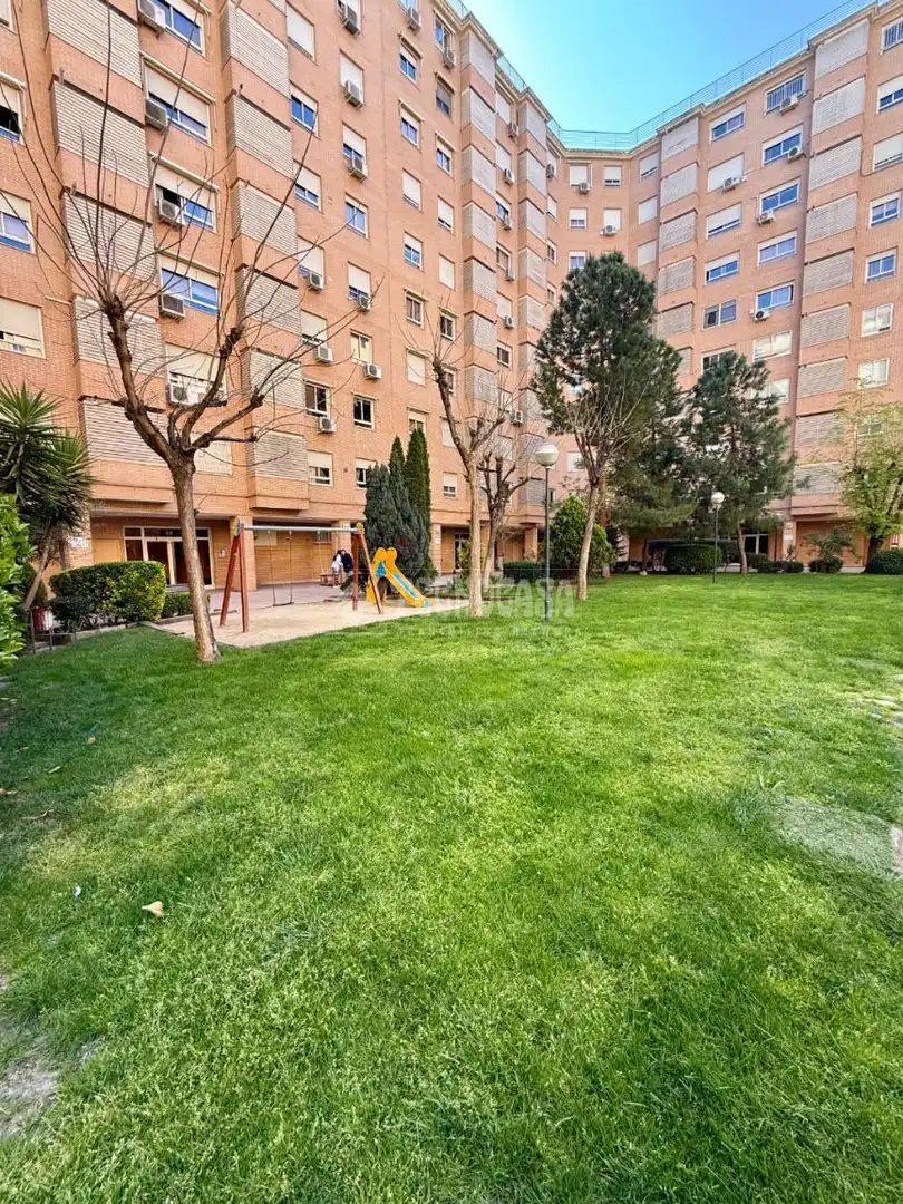 Vista exterior de Piso en venta en Madrid