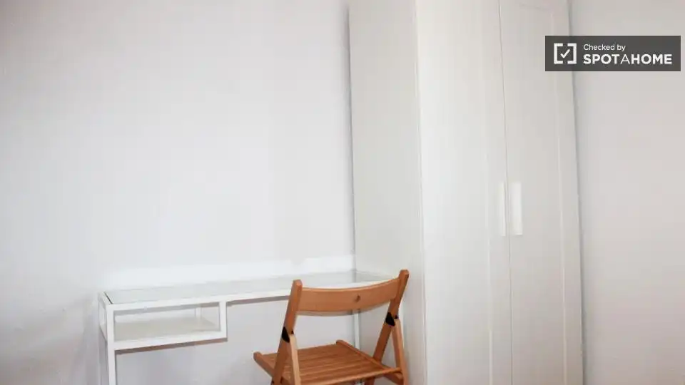 Habitació a Sant Gervasi- Galvany