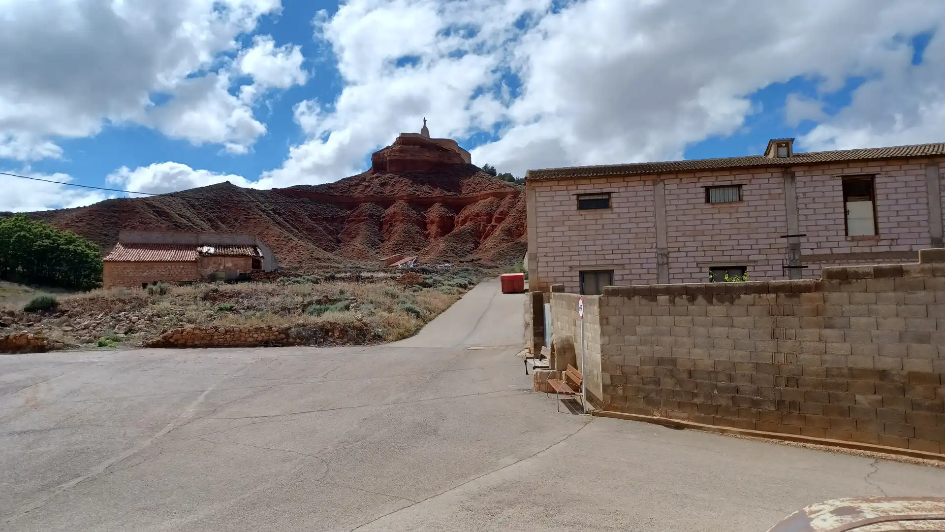 Exterior view of Houses for sale in Alfambra