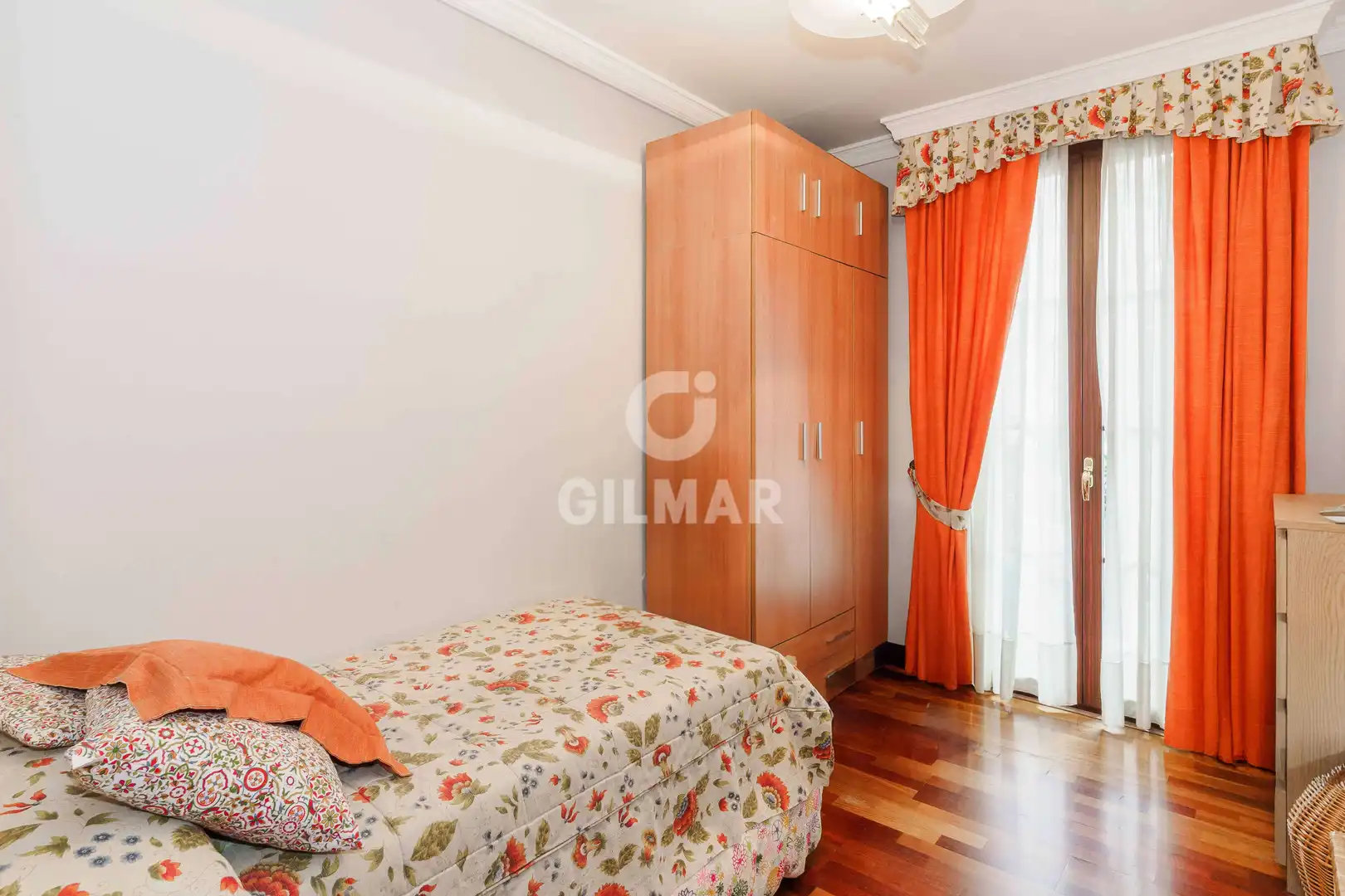 Bedroom of Flat for sale in Sevilla  with Heating