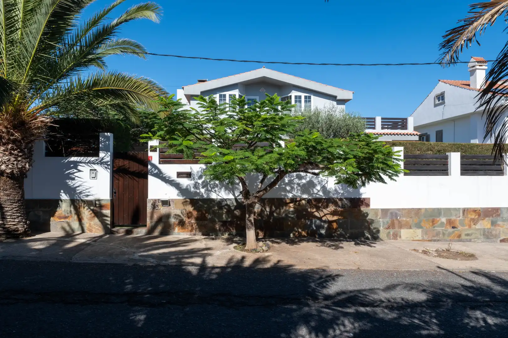 Vista exterior de Casa o xalet en venda en Las Palmas de Gran Canaria amb Jardí privat, Terrassa i Traster