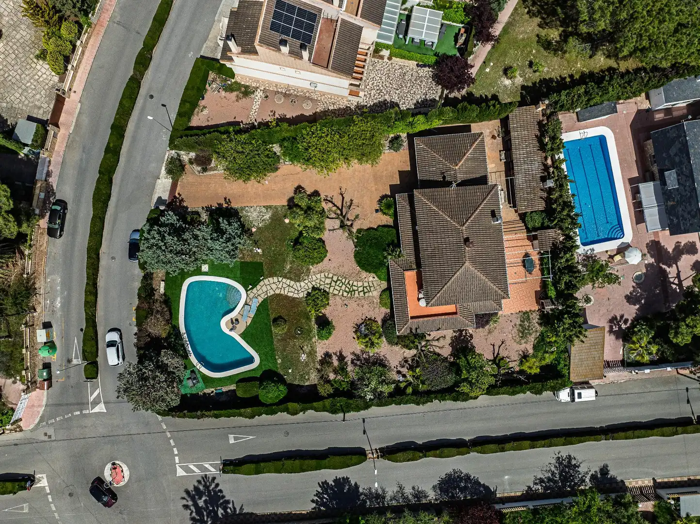 Vista exterior de Casa o xalet en venda en Petrer amb Aire condicionat, Piscina i Alarma