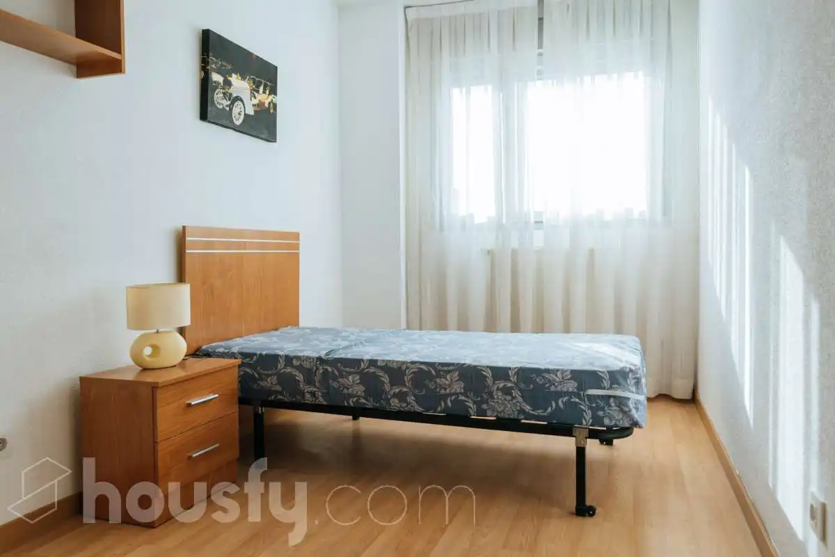 Habitación de Piso de alquiler en Valdemoro con Parquet y Amueblado