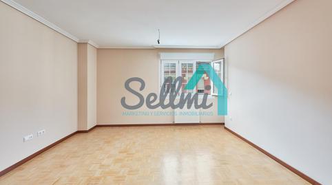 Foto 2 de Pis en venda a Prudencio Fernández Pelló, Salas, Asturias