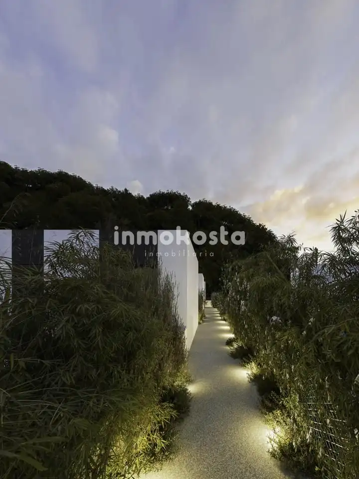 Vista exterior de Casa o xalet en venda en L'Alfàs del Pi amb Aire condicionat, Jardí privat i Terrassa