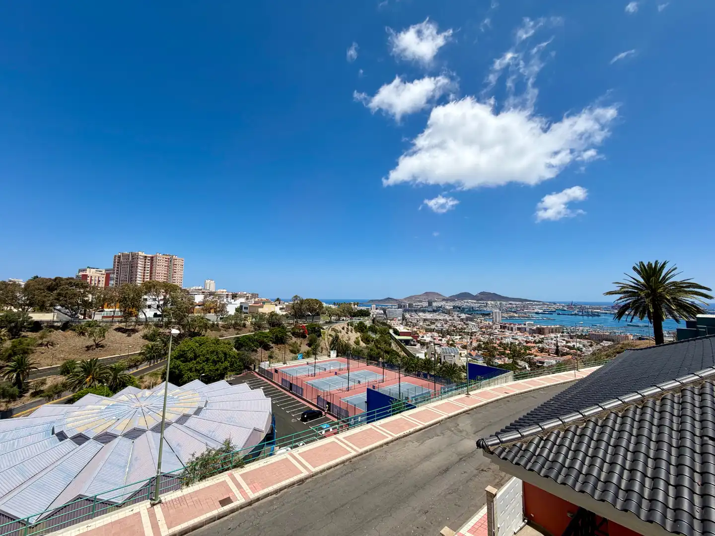 Vista exterior de Ático en venta en Las Palmas de Gran Canaria con Terraza