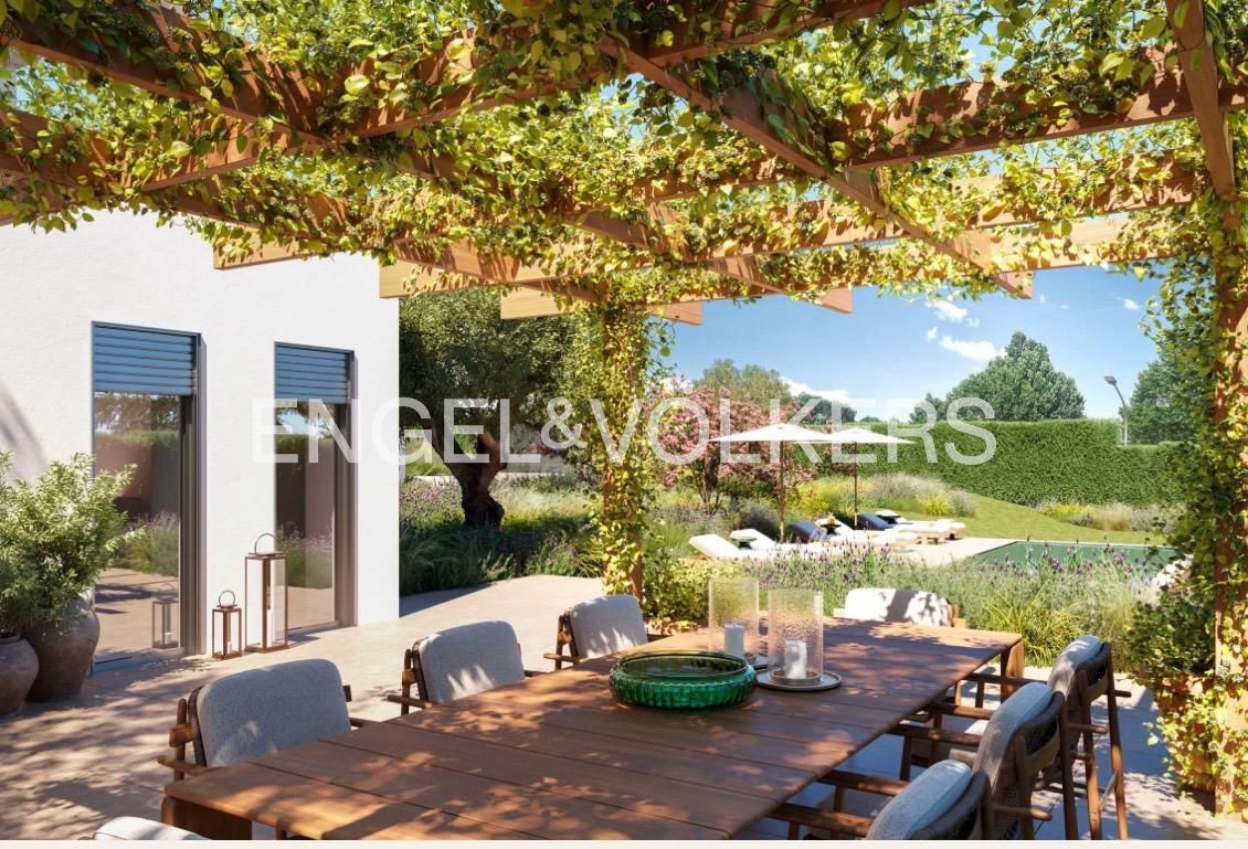 Terrace of House or chalet for sale in  Madrid Capital  with Air Conditioner, Heating and Private garden