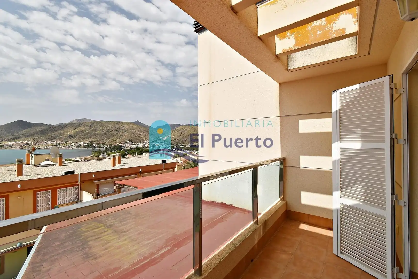 Vista exterior de Dúplex en venda en Cartagena amb Terrassa, Moblat i Balcó