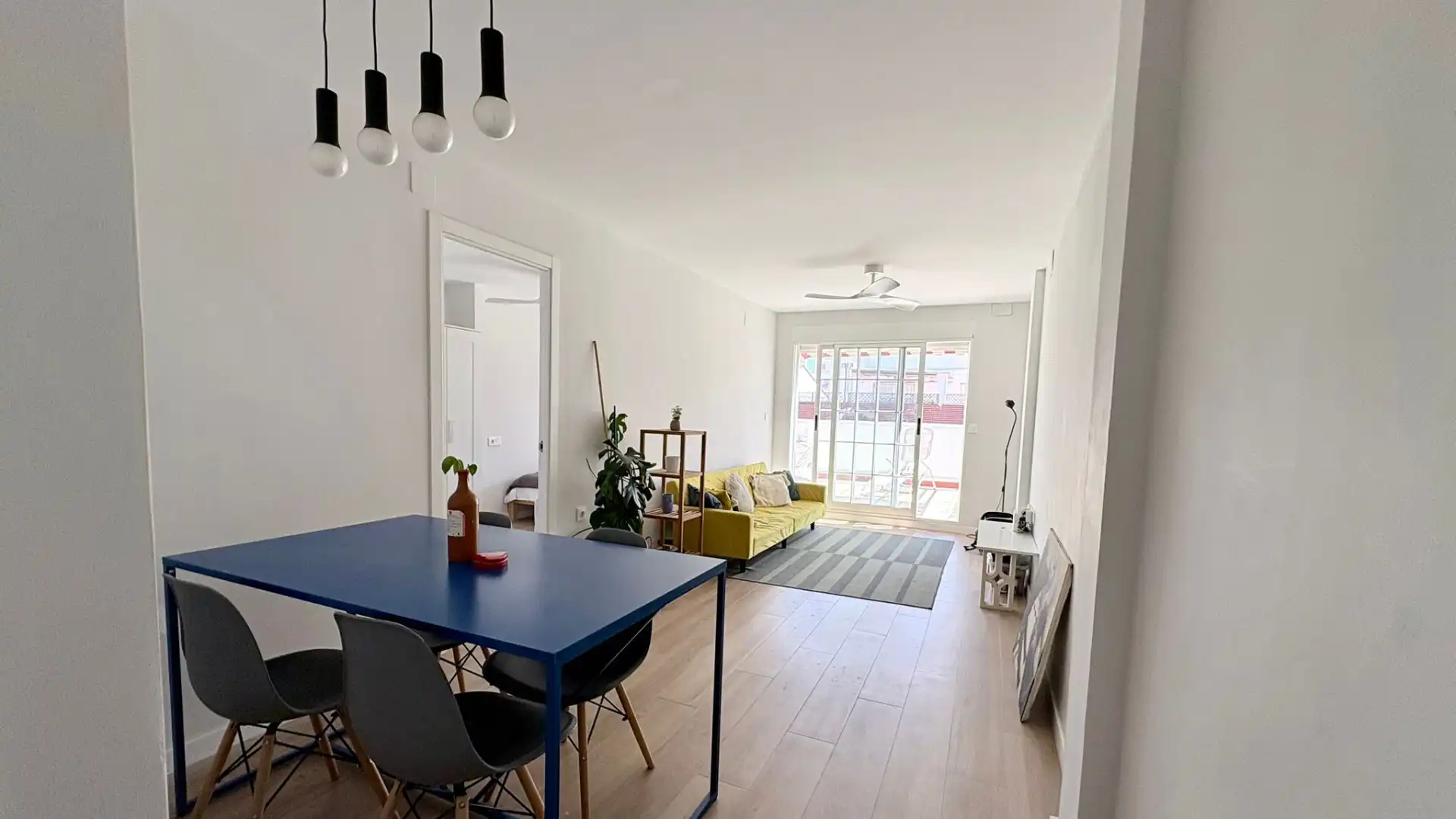 Sala d'estar de Àtic de lloguer en Valencia amb Moblat