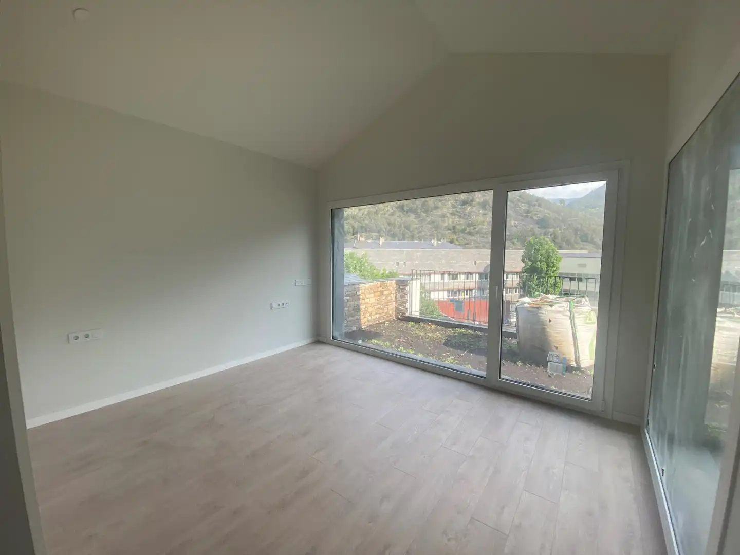 Habitación de Ático de alquiler en Ordino con Calefacción, Terraza y Horno