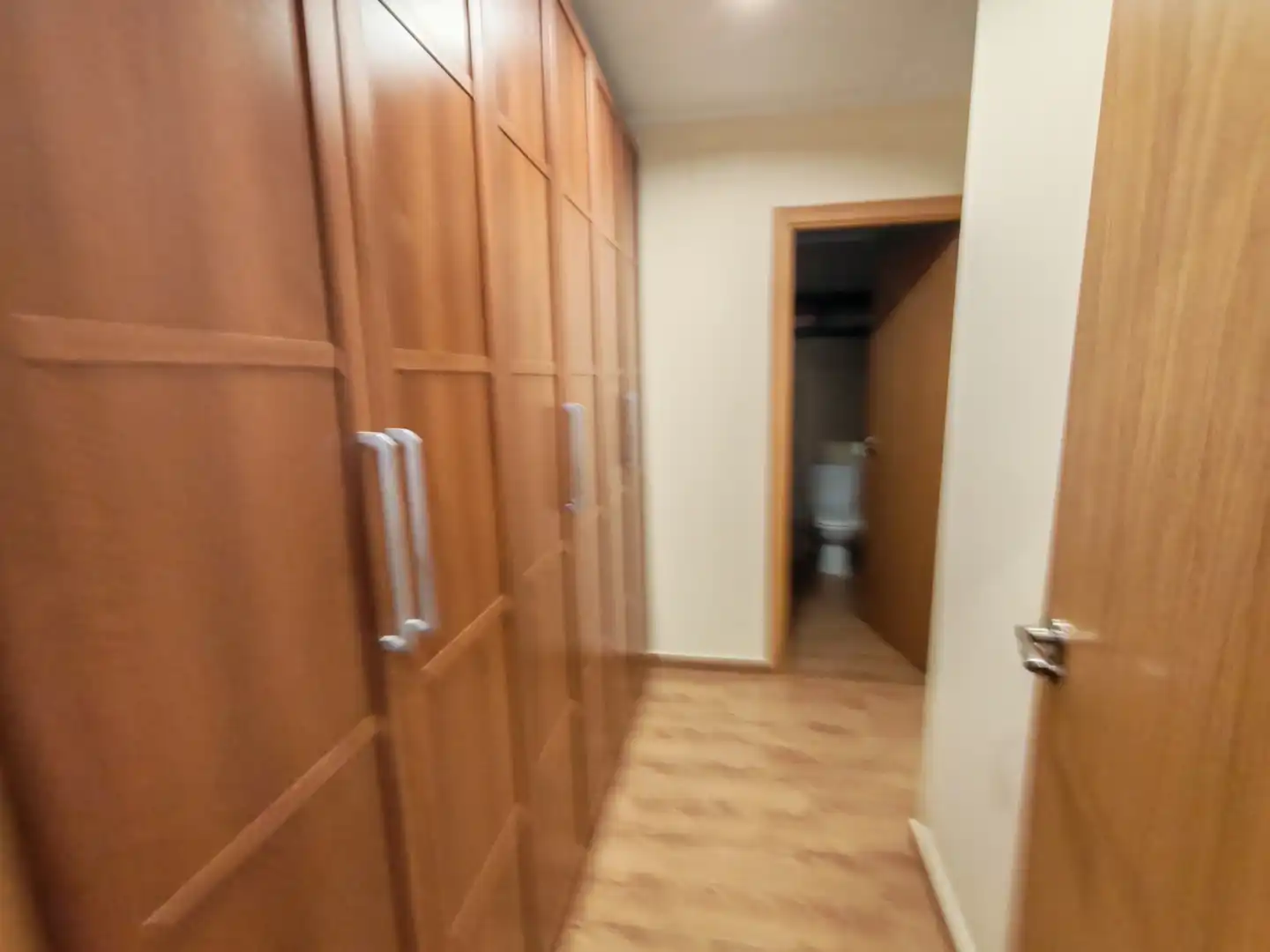 Einfamilien-Reihenhaus zum Verkauf in Elche / Elx mit Klimaanlage, Privatgarten und Terrasse