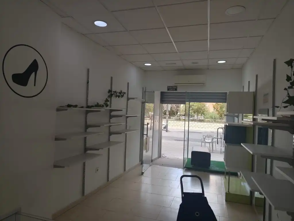 Commercial properties for rent in Plaza Fontiveros, Barrio de Zaidín