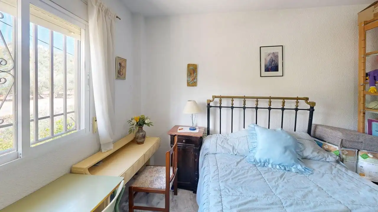Dormitori de Casa o xalet en venda en Jaén amb Traster i Piscina comunitària