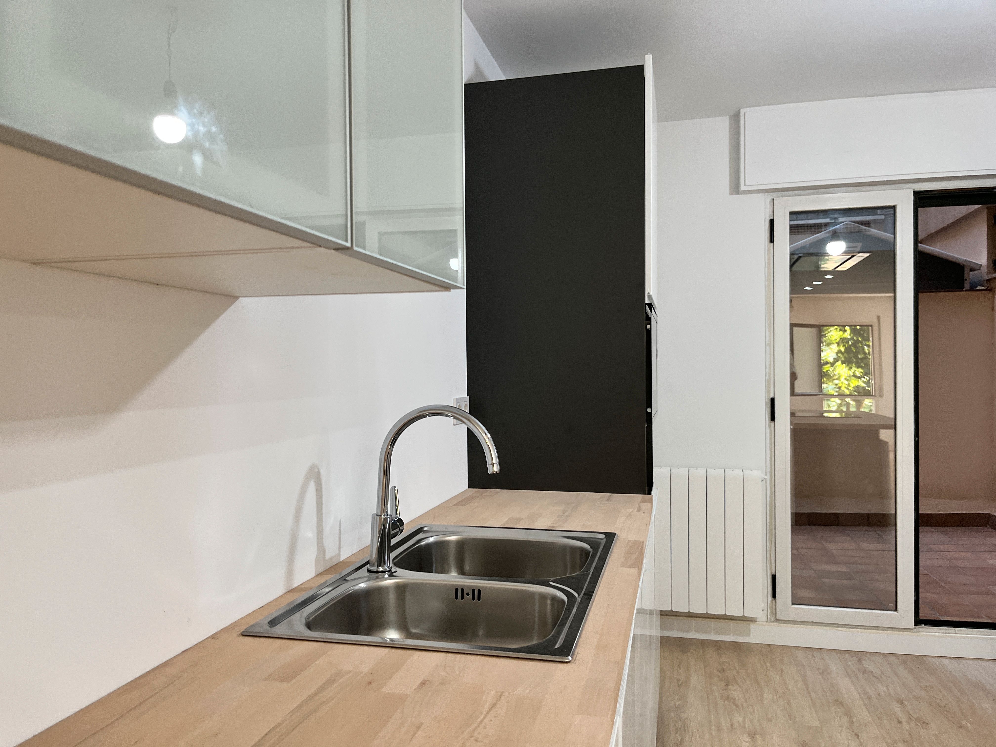 Kitchen of Flat to rent in Girona Capital  with Heating, Parquet flooring and Balcony
