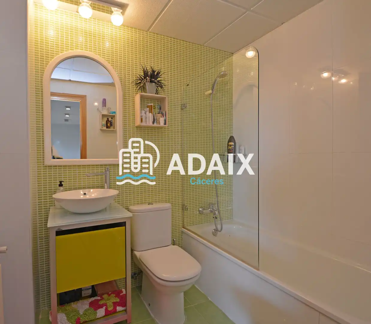 Baño de Ático en venta en Cáceres con Aire acondicionado, Calefacción y Terraza