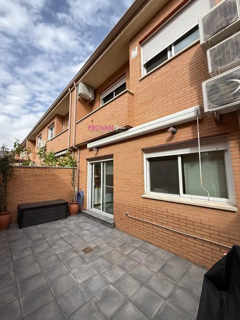 Casa adosada en venta en Ensanche