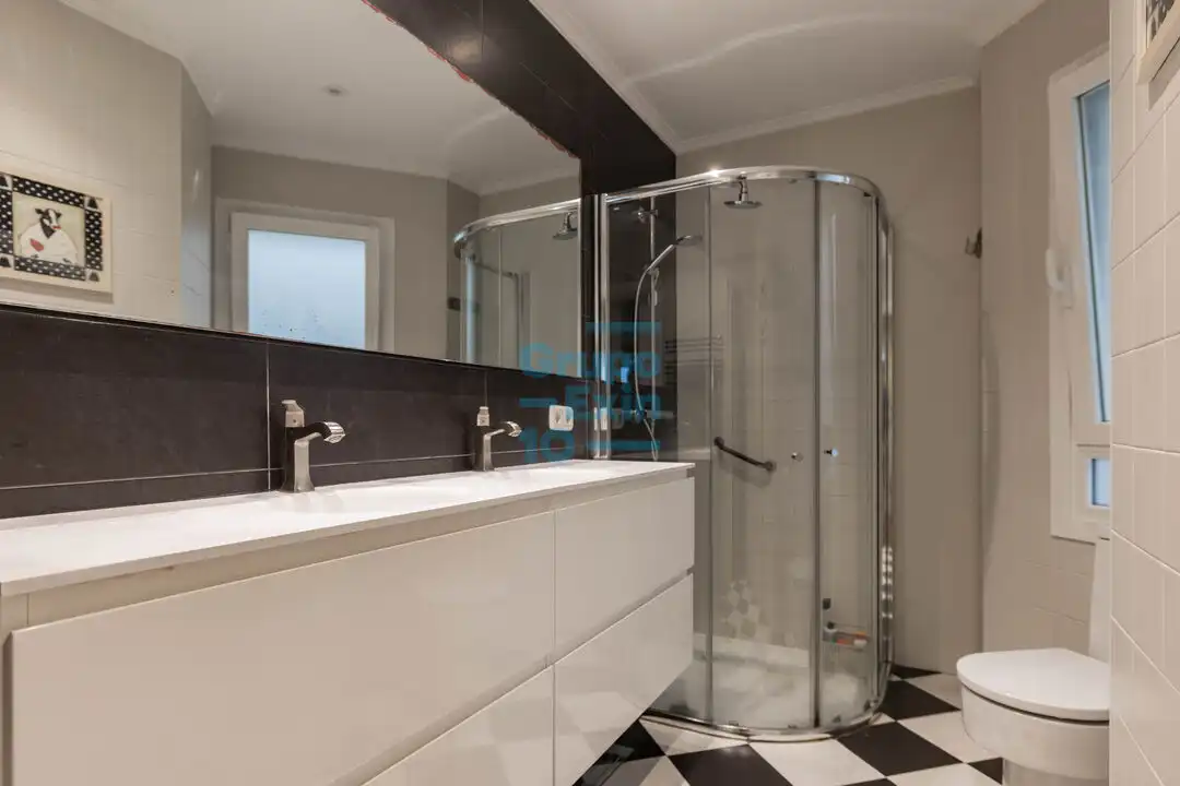 Baño de Piso en venta en Donostia - San Sebastián  con Calefacción