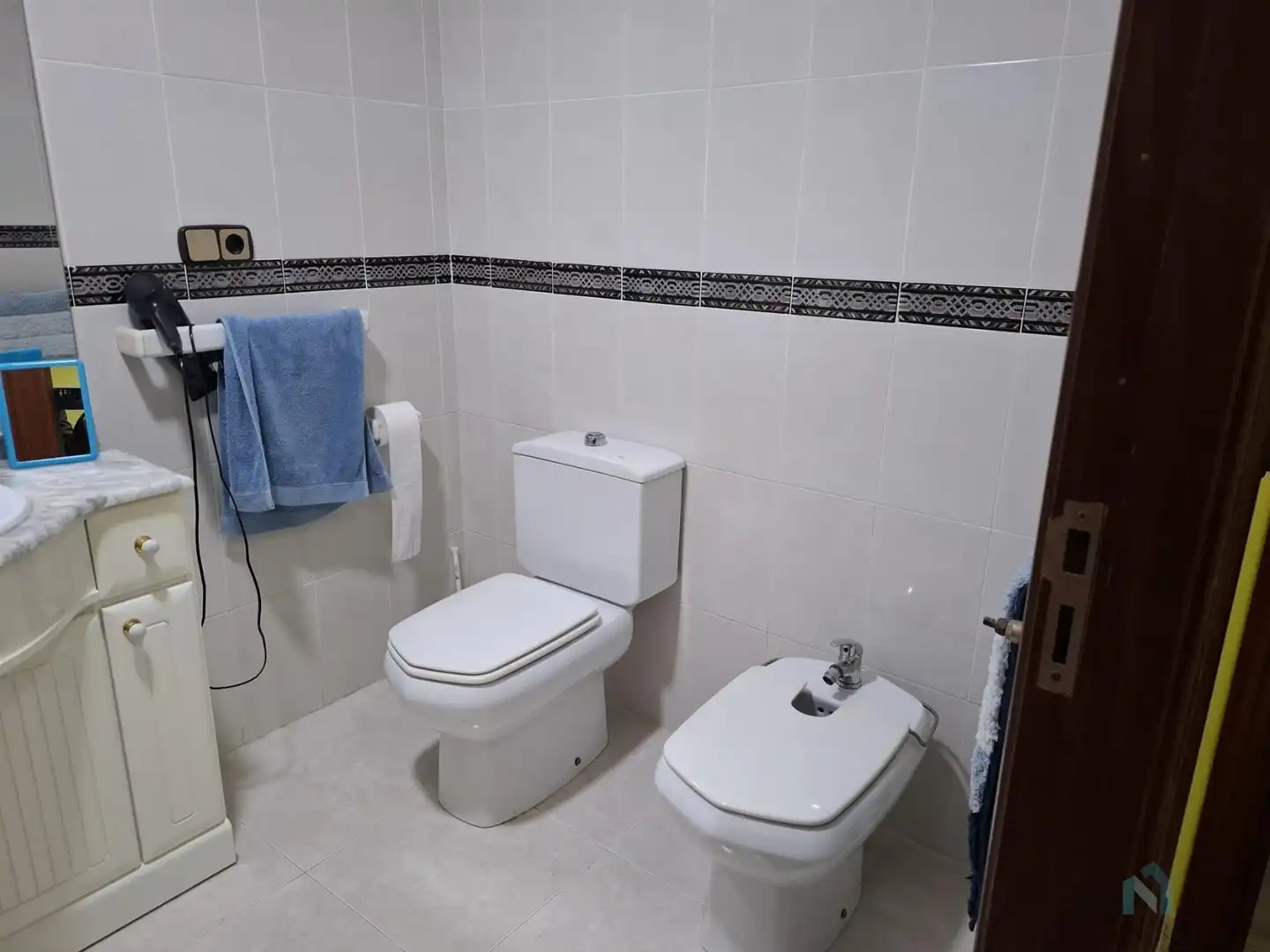 Bathroom of Houses for sale in Benetússer  with Air Conditioner, Terrace and Balcony