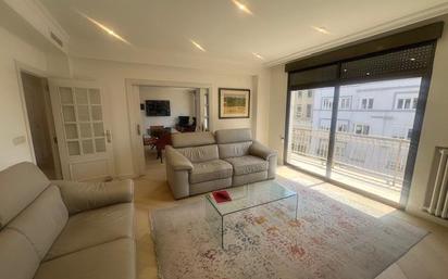 Living room of Flat for sale in  Valencia Capital  with Air Conditioner, Heating and Parquet flooring