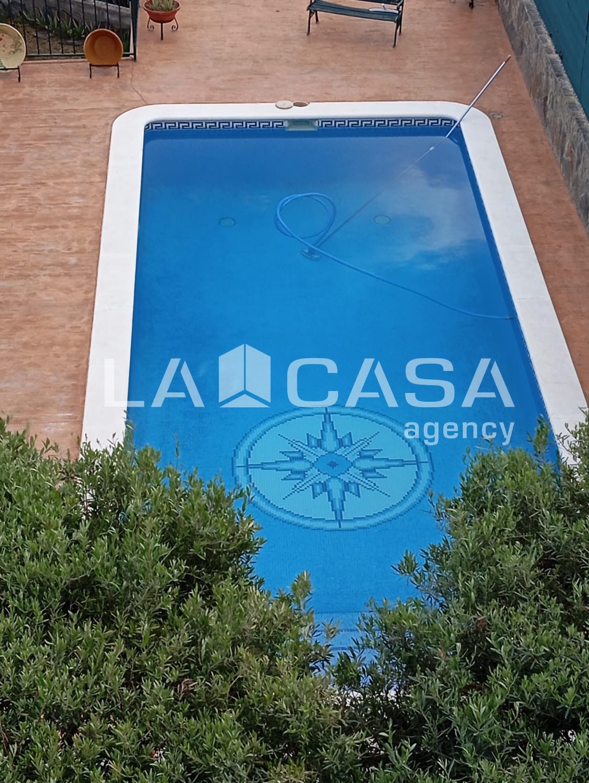 Exterior view of House or chalet for sale in Santa Coloma de Gramenet  with Heating, Terrace and Storage room