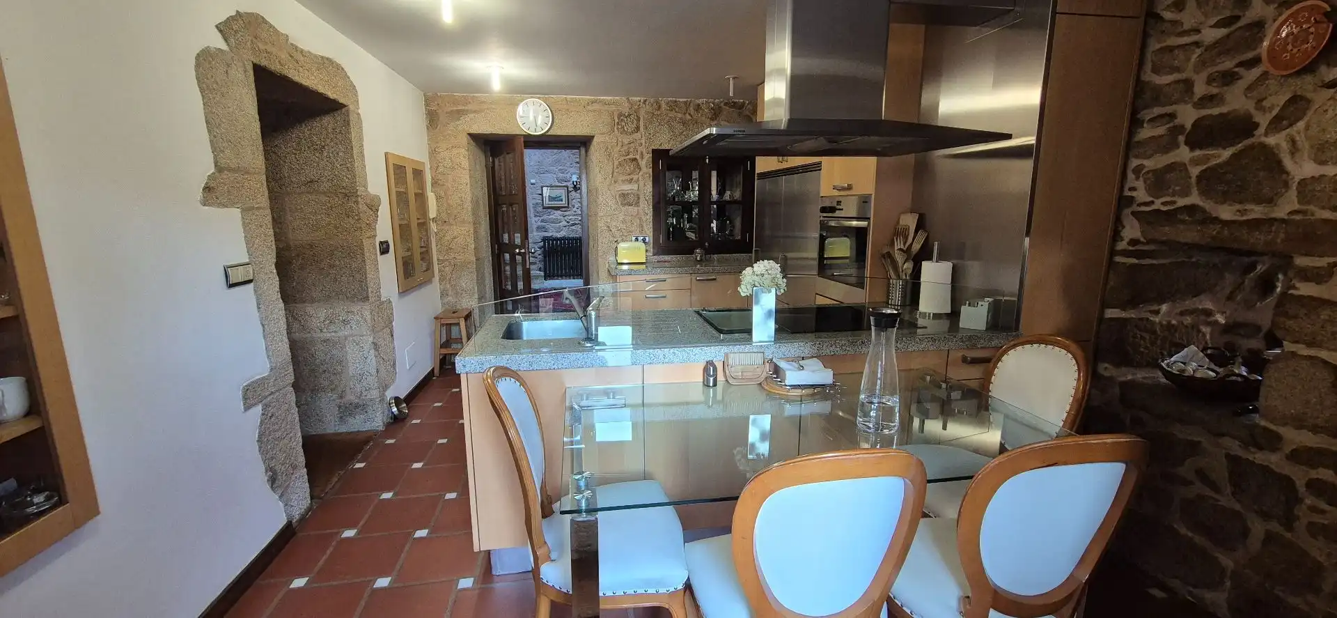 Cuina de Casa o xalet en venda en Ames amb Calefacció, Jardí privat i Traster