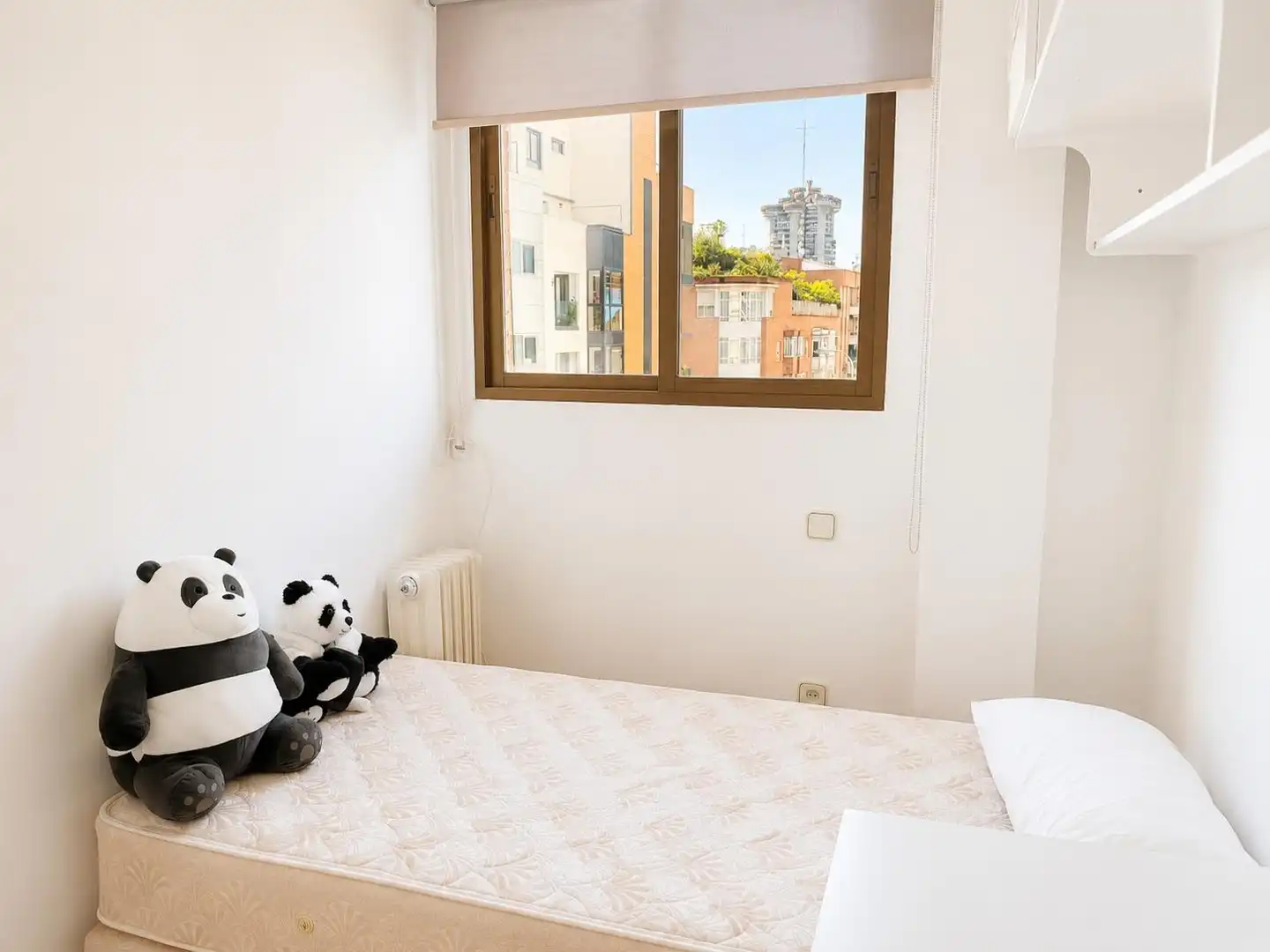 Bedroom of Flat for rent in Madrid  with Air Conditioner, Heating and Furnished