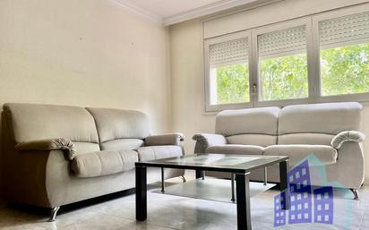 Living room of Flat to rent in Figueres  with Heating, Terrace and Oven