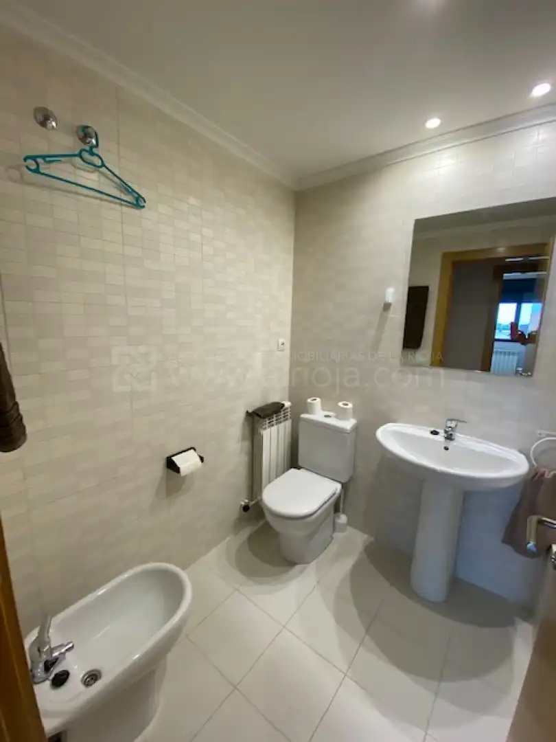 Baño de Piso en venta en Cirueña con Calefacción, Terraza y Trastero