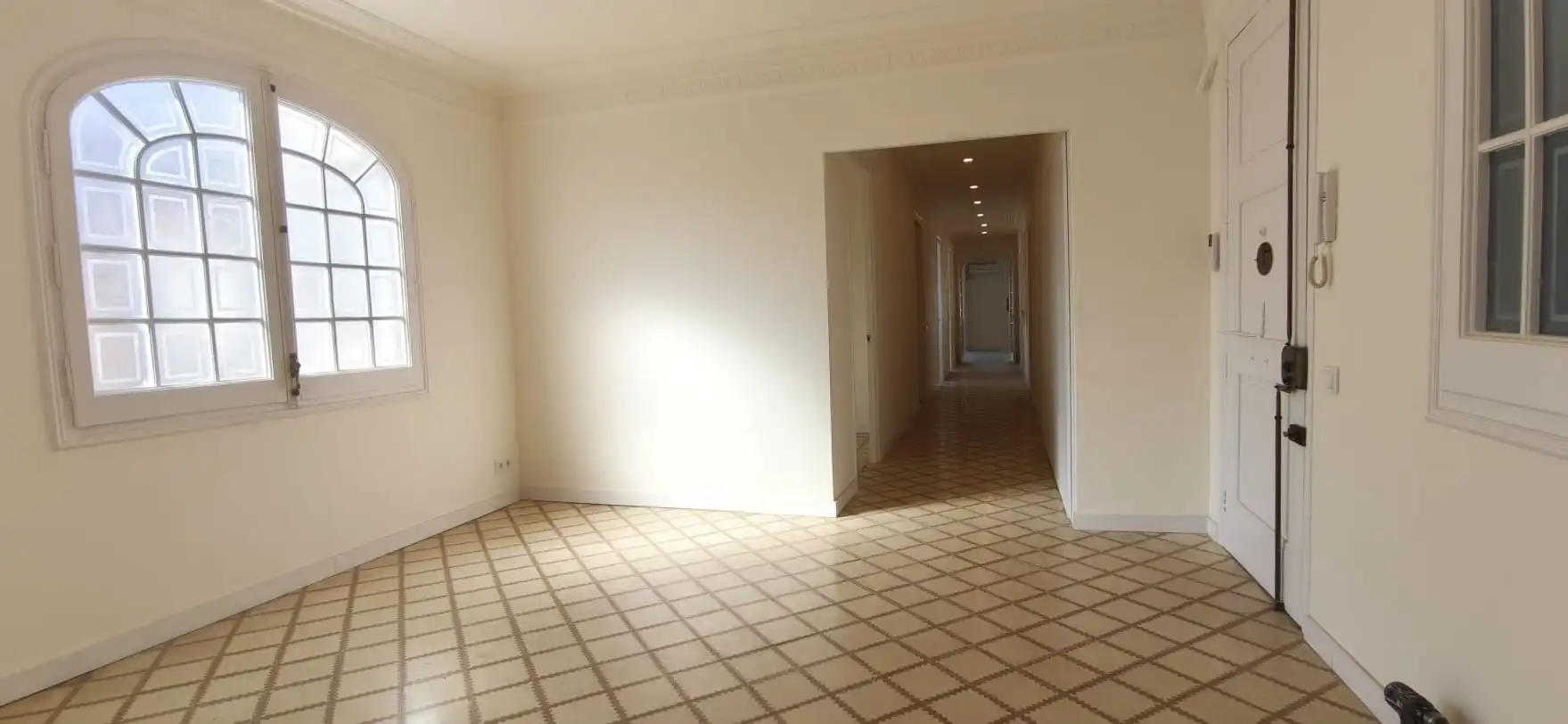 Wohnung zur Miete in Barcelona mit Klimaanlage, Ofen und Mikrowelle