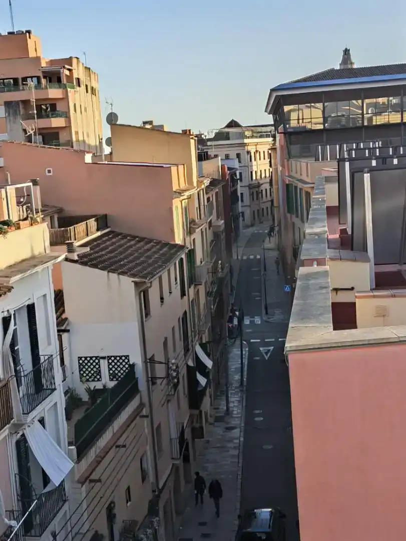 Außenansicht von Wohnung zum Verkauf in  Palma de Mallorca mit Klimaanlage