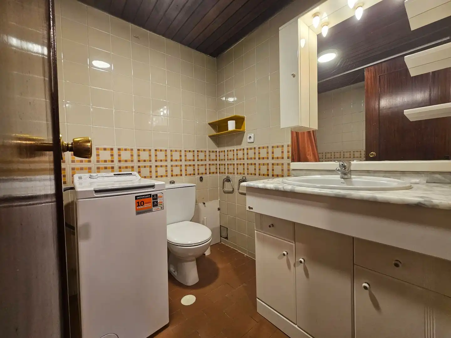 Bany de Apartament de lloguer en Madrid amb Aire condicionat, Calefacció i Terrassa