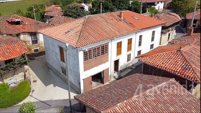 Casa adosada en Venta en Villarigan, 12 en Pravia