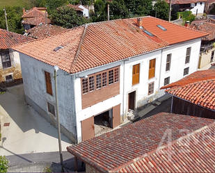 Vista exterior de Casa adosada en venda en Pravia