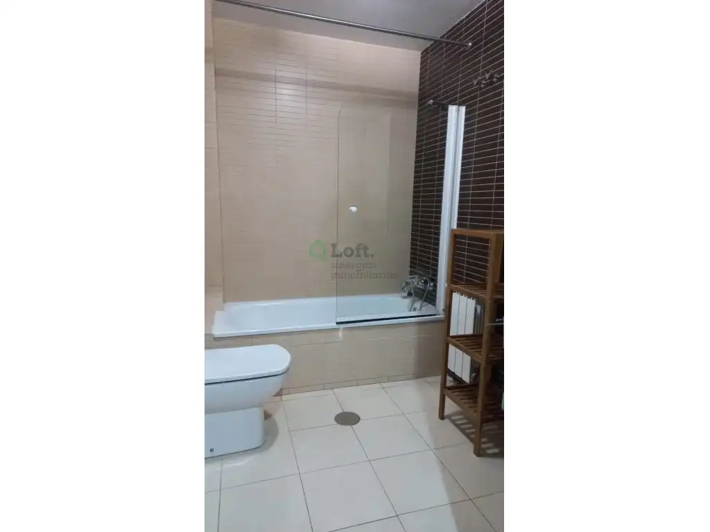 Bany de Apartament en venda en Badajoz amb Aire condicionat