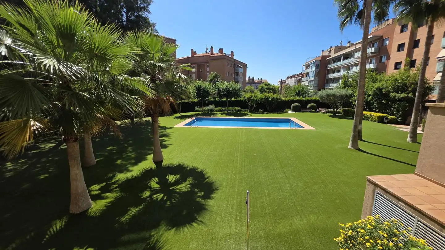 Garden of Ground floor for sale in Castelldefels  with Air Conditioner, Terrace and Storage room