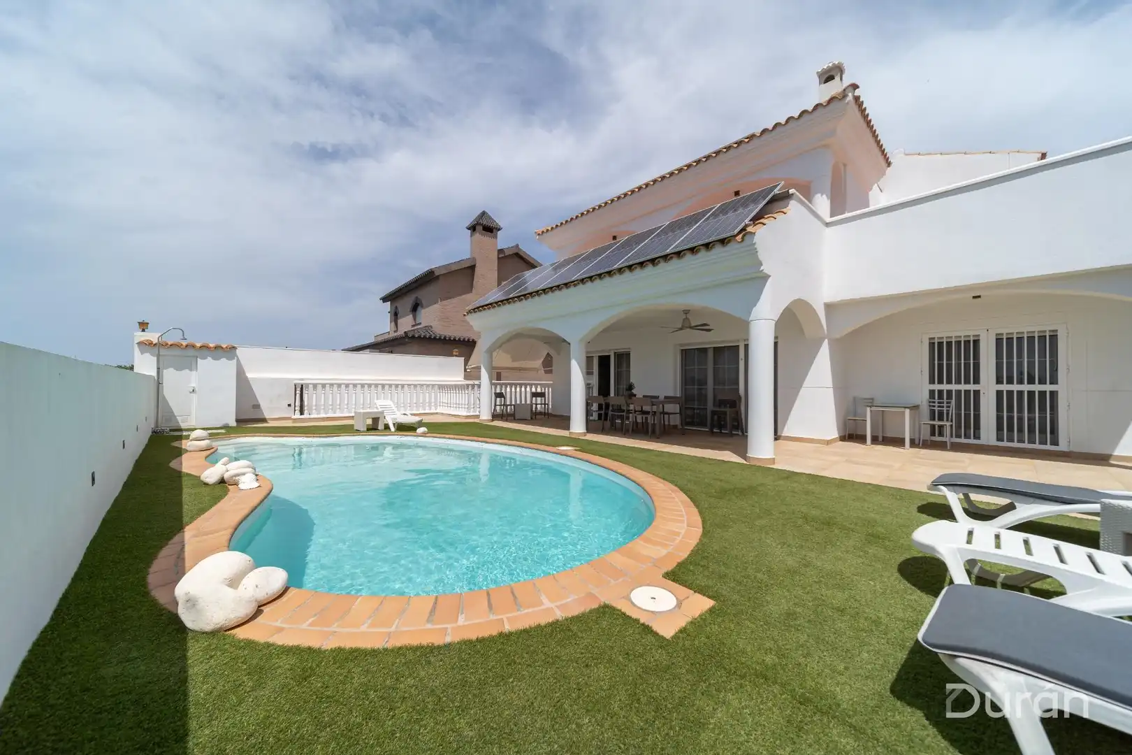 Piscina de Casa o chalet en venta en El Ejido con Aire acondicionado, Jardín privado y Terraza