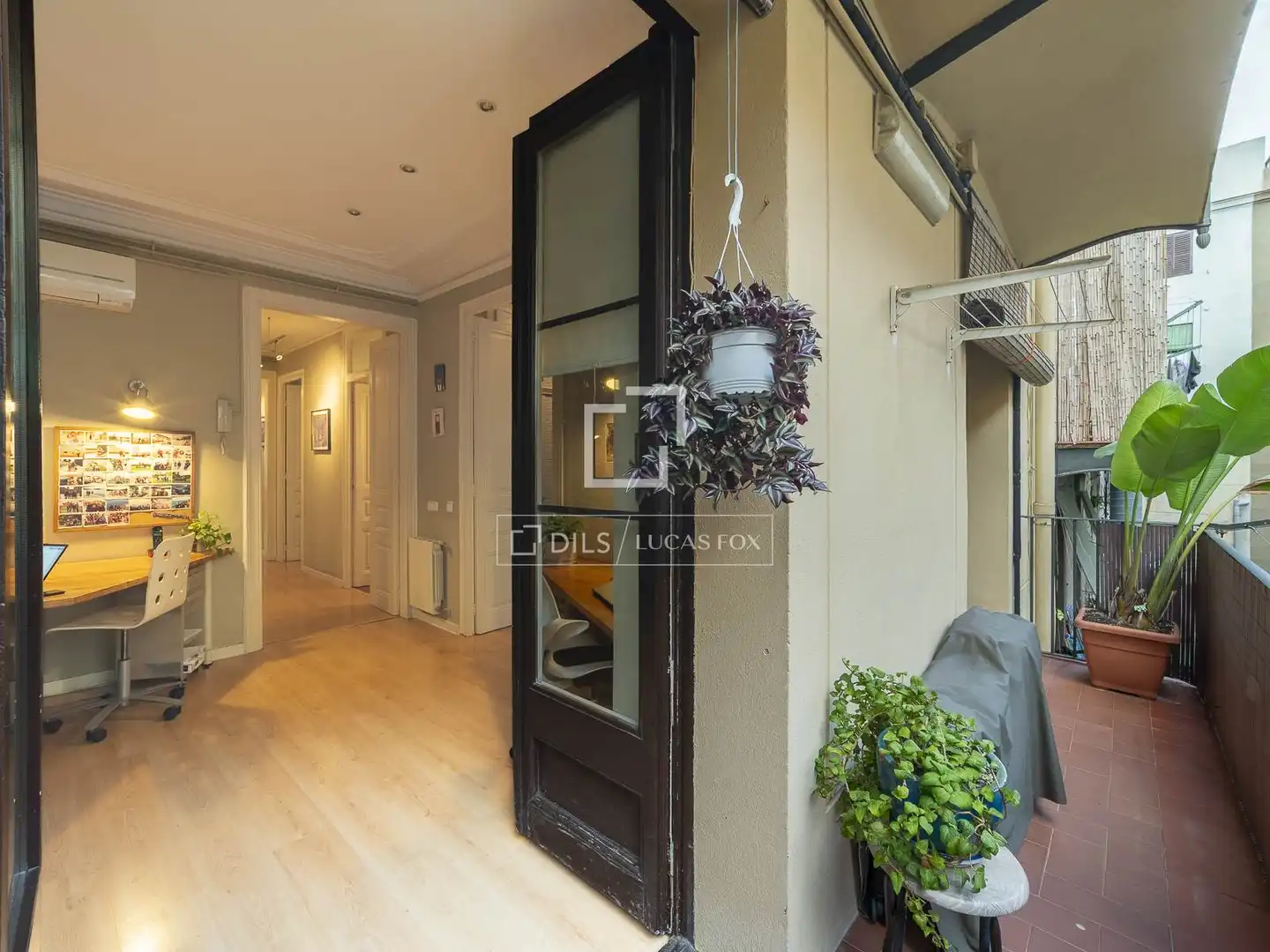 Wohnung zum Verkauf in Barcelona mit Heizung und Balkon