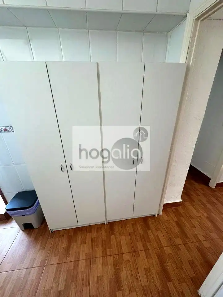 Bedroom of Flat for rent in Sevilla  with Storage room and Furnished