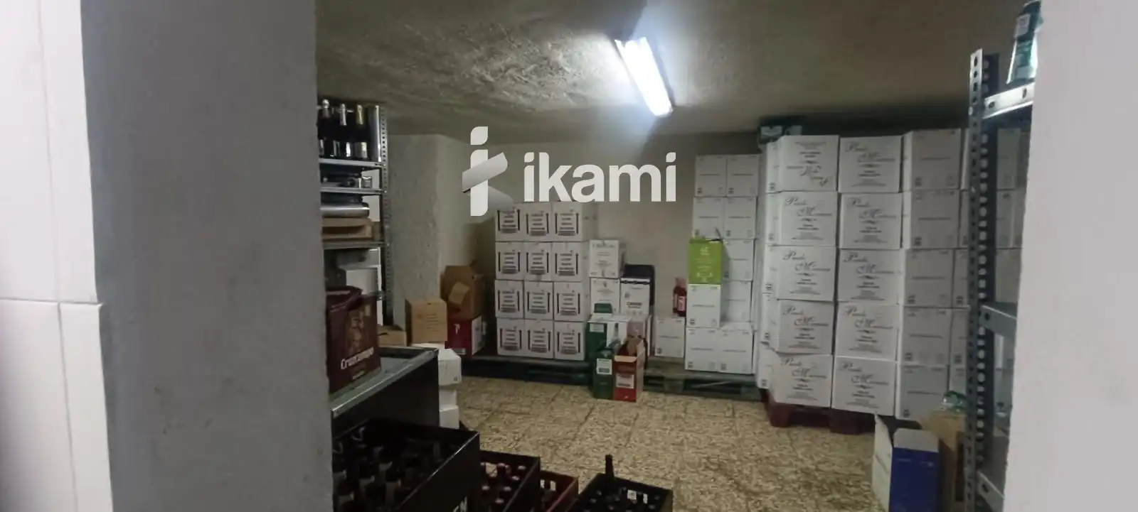 Local en venda en Madrid amb Terrassa, Moblat i Internet