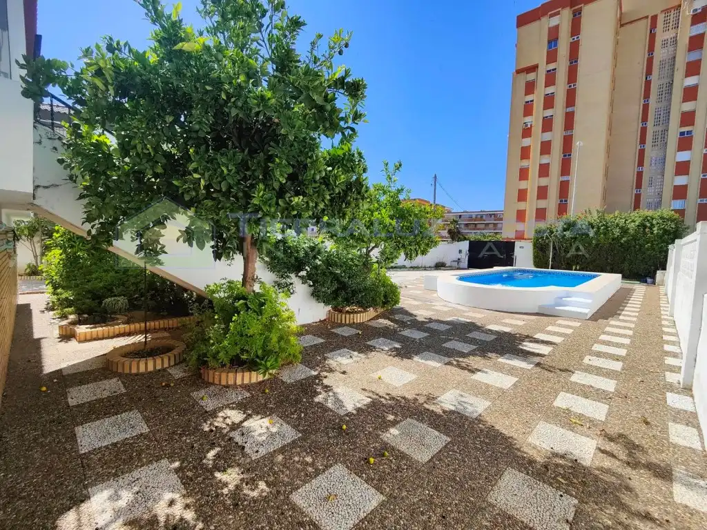 Piscina de Casa o xalet en venda en La Antilla amb Jardí privat, Terrassa i Traster
