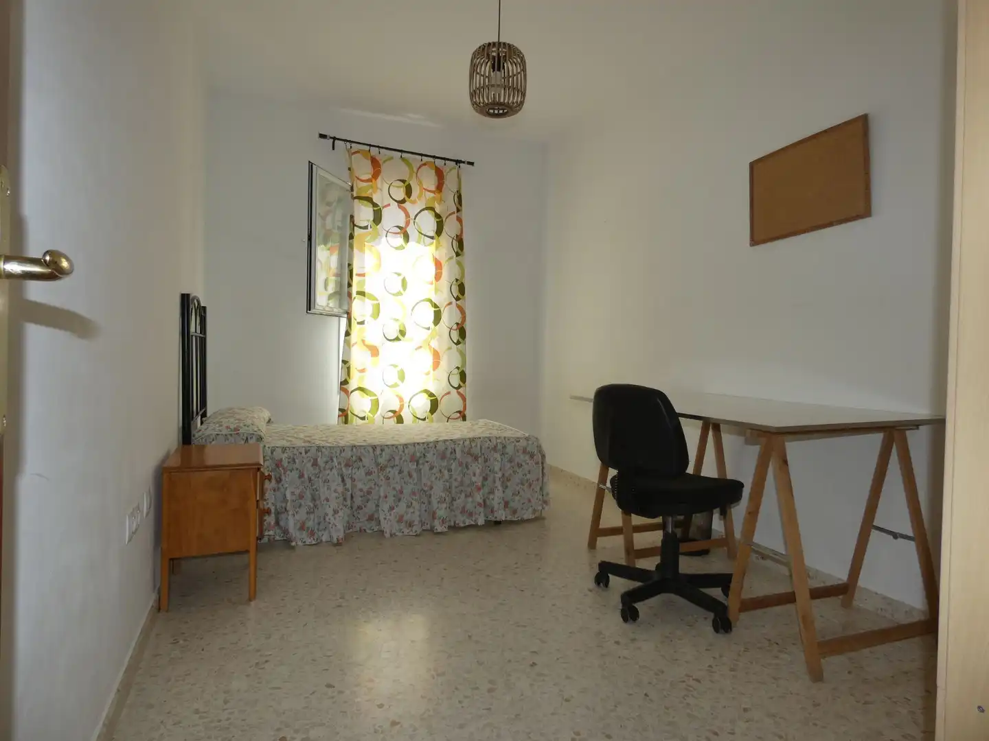 Habitación de Piso de alquiler en Huelva con Amueblado