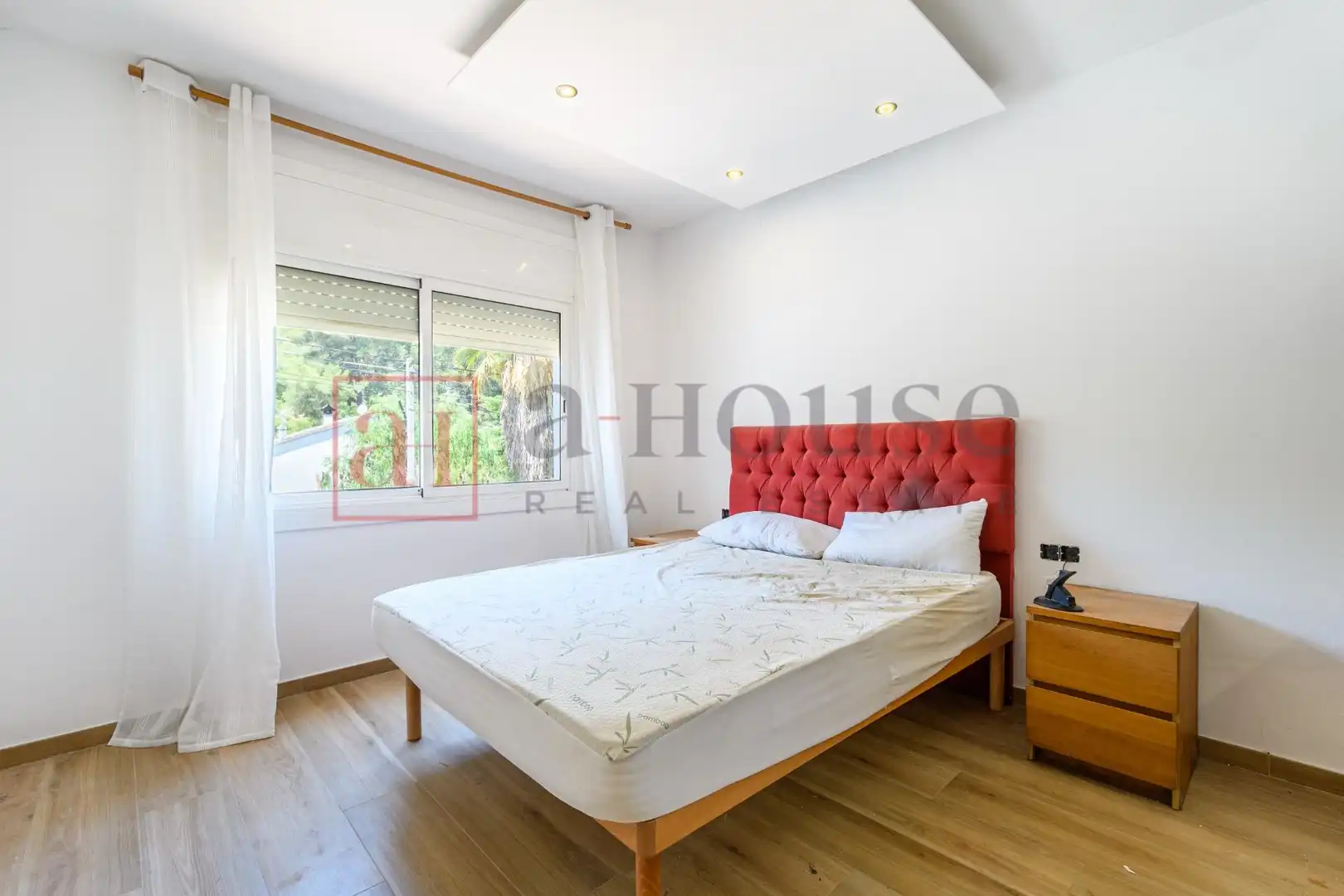 Habitación de Casa o chalet en venta en Olivella con Parquet, Terraza y Piscina