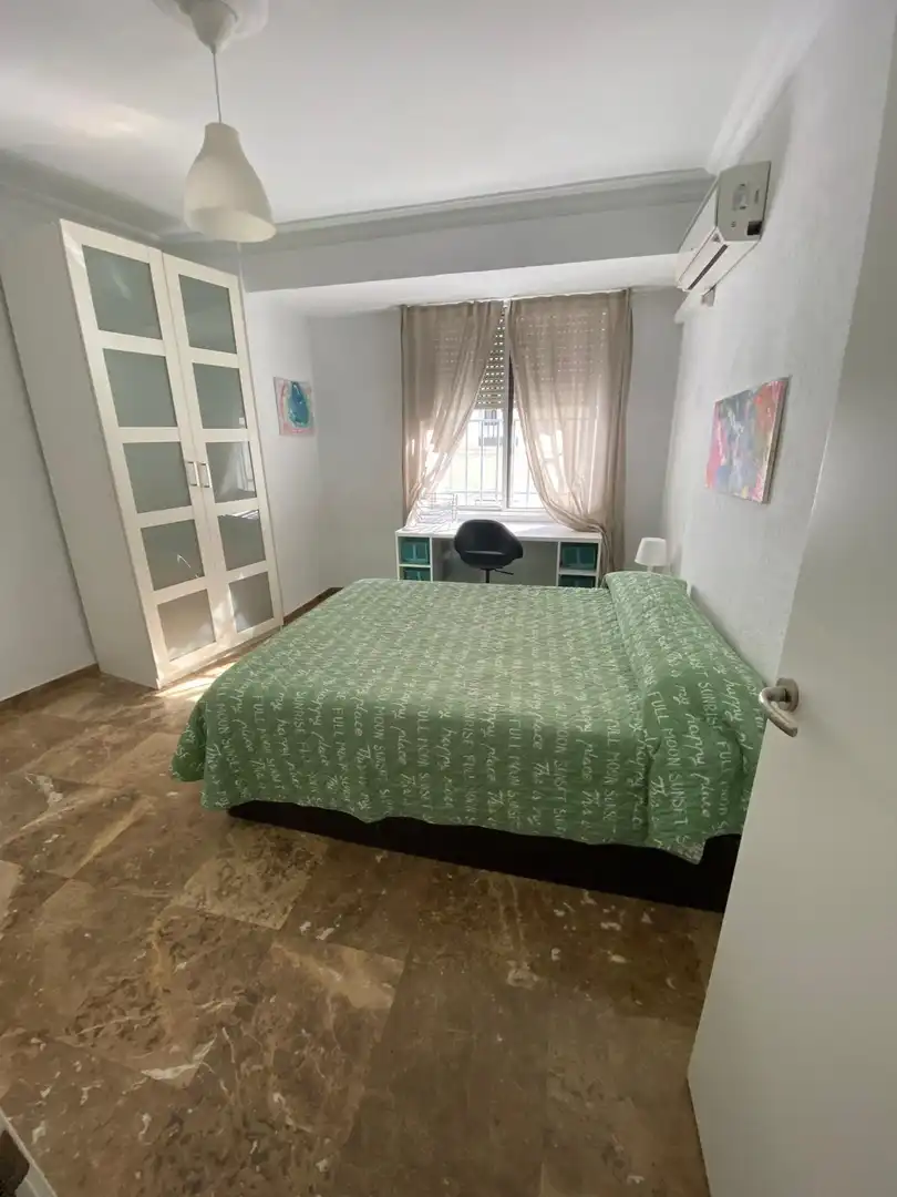 Habitación de Piso de alquiler en Sevilla con Aire acondicionado, Calefacción y Amueblado
