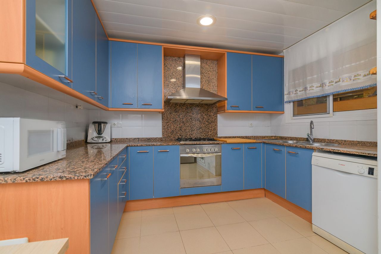 Kitchen of Flat for sale in Viladecans  with Heating, Parquet flooring and Terrace